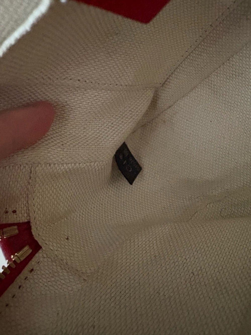 Gucci Red Soho Disco Embossed GG Leather Crossbody with Tassel - Picture 11 of 16